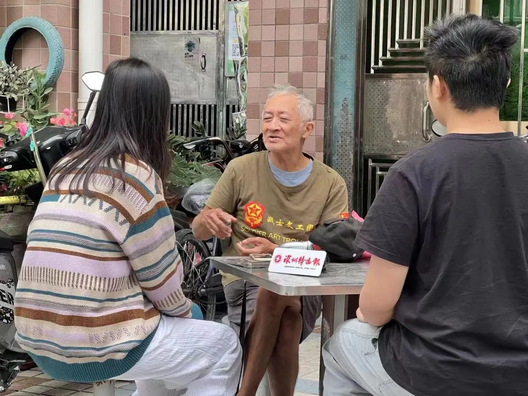 深圳73岁“钢琴爷爷”火了！
