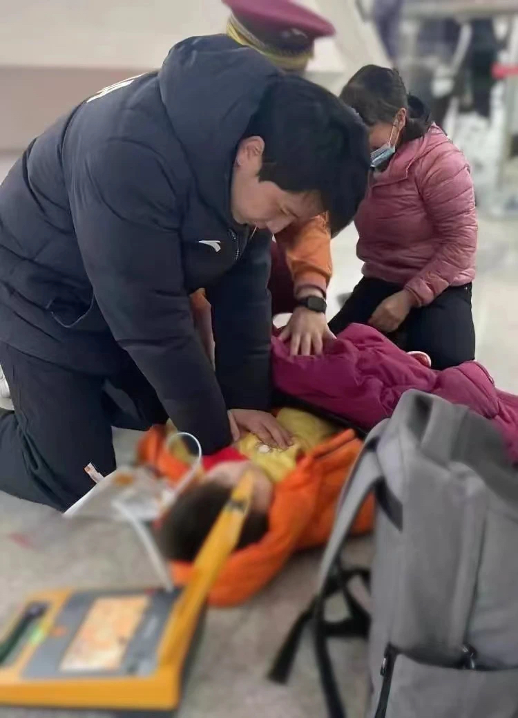 为了救人耽误了考试！这名研究生还帮过奥运冠军
