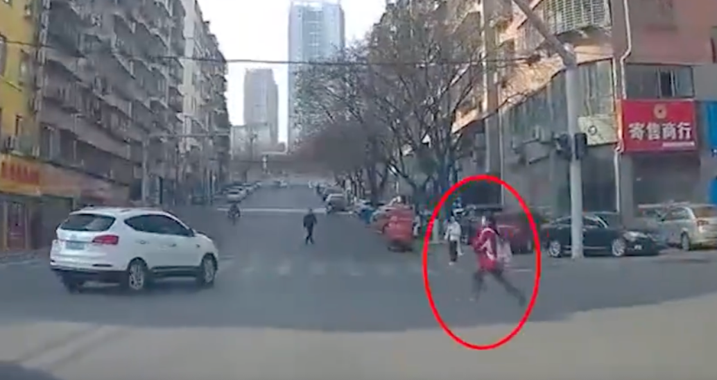 上车！我帮你追上