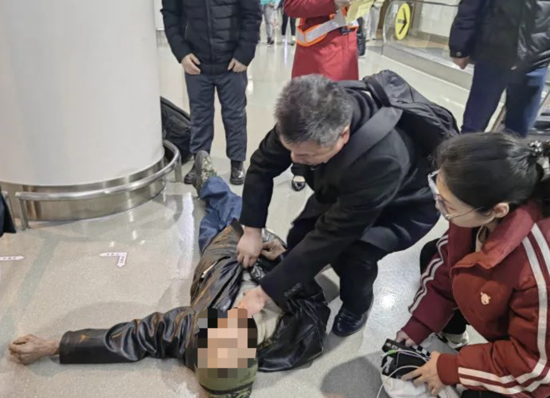 凌晨刚下飞机，浙江医生出手救人！“如果大家会它就好了” ... ...