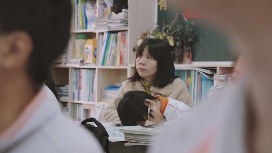 13年了，她和女儿一直是同桌……