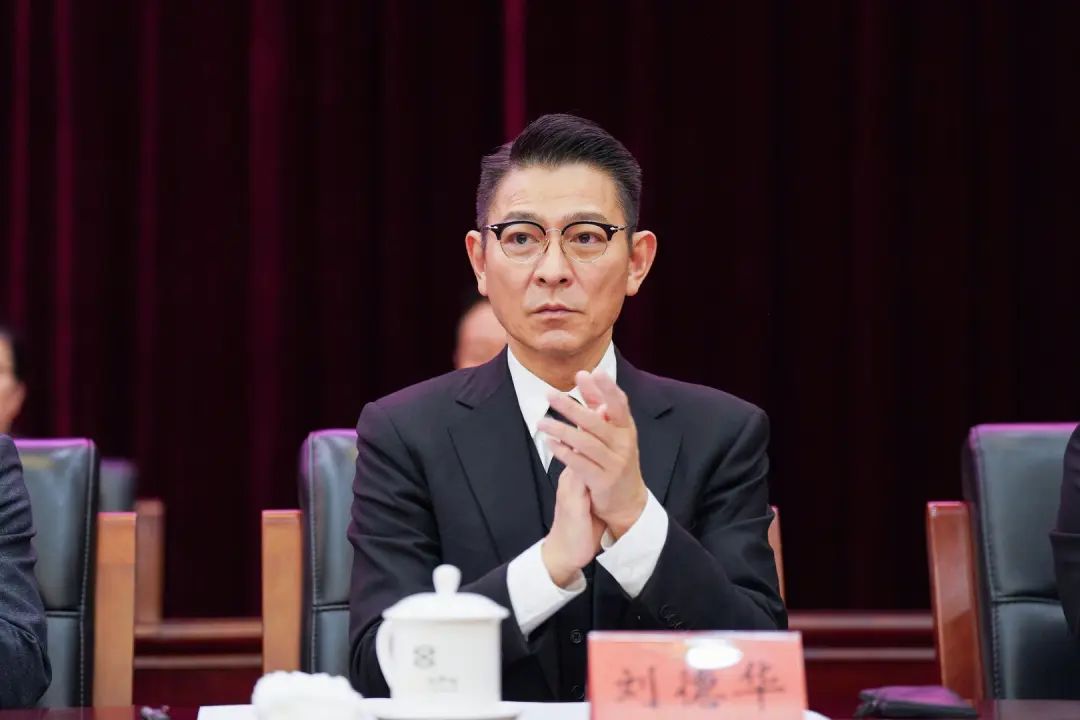 刘德华首次回应隐婚！自曝拍电影时有人曾躲他床底一天