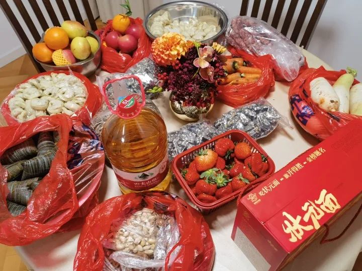 “快把妈妈家搬破产了!”一年一度后备箱大赛来了