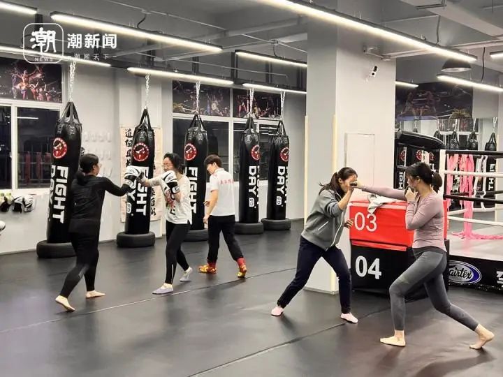 约满！贾玲效应下，杭州这群人忙疯：嗓子都冒烟