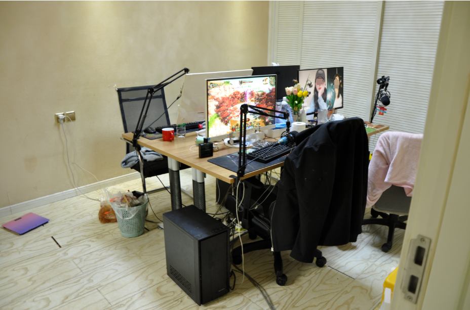 90后护士辞职做女主播：开赌场自称年入百万，招前同事当客服…一窝抓了 ... ...