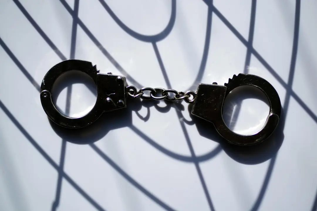 假装醉酒引诱多名男子发生性关系后敲诈钱财，3人获刑