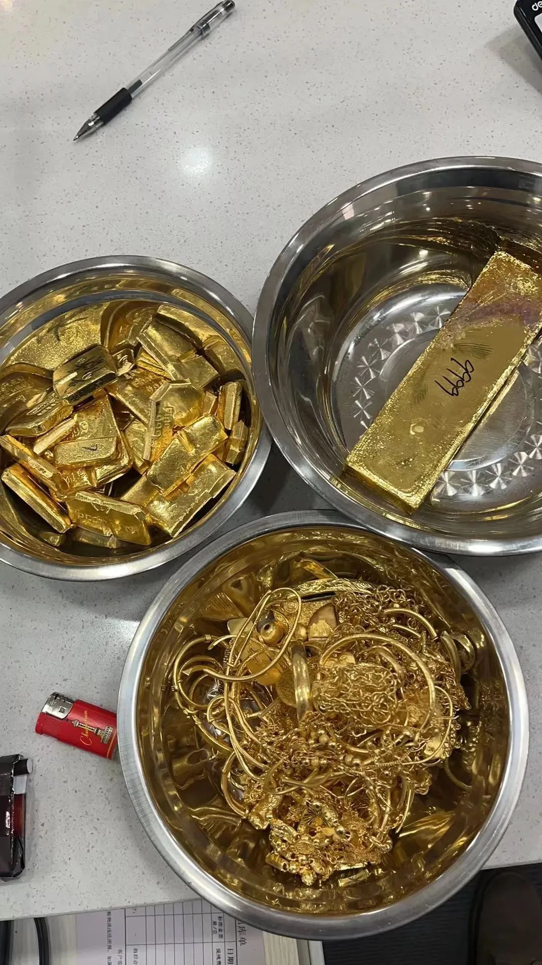 黄金价格暴涨！有人连夜变现289万元，网友：该买还是卖？