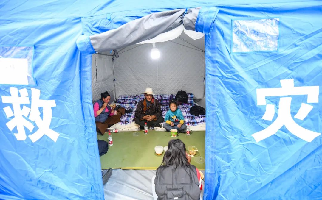 四川雅江森林火灾，已转移3396人