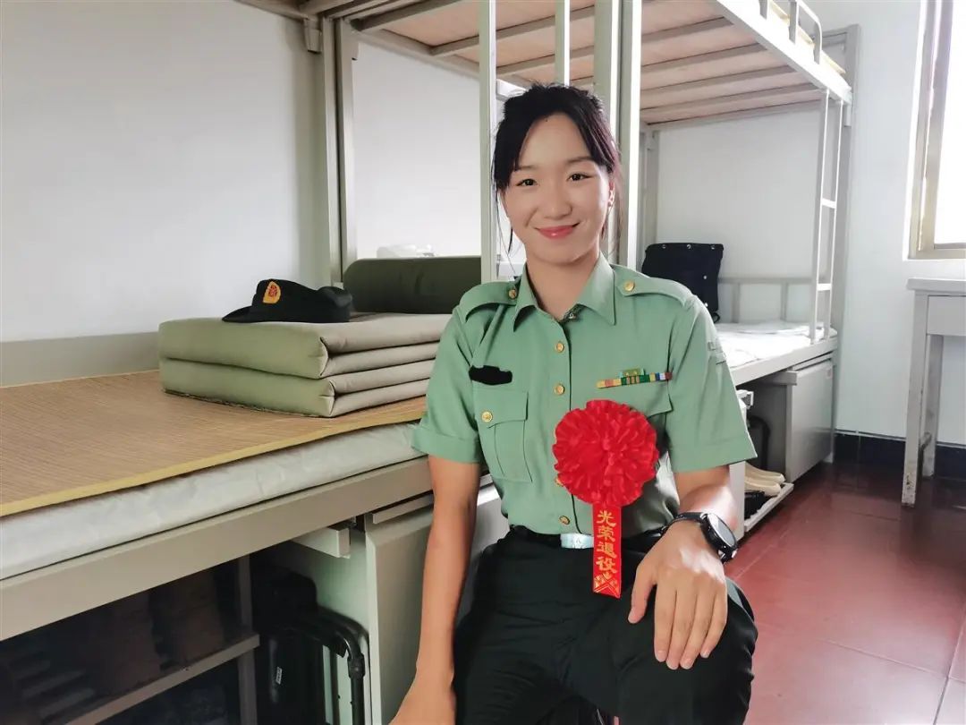 一身绝技三次登上央视，特战女兵服役5年后脱下军装重返校园 ... ... ...