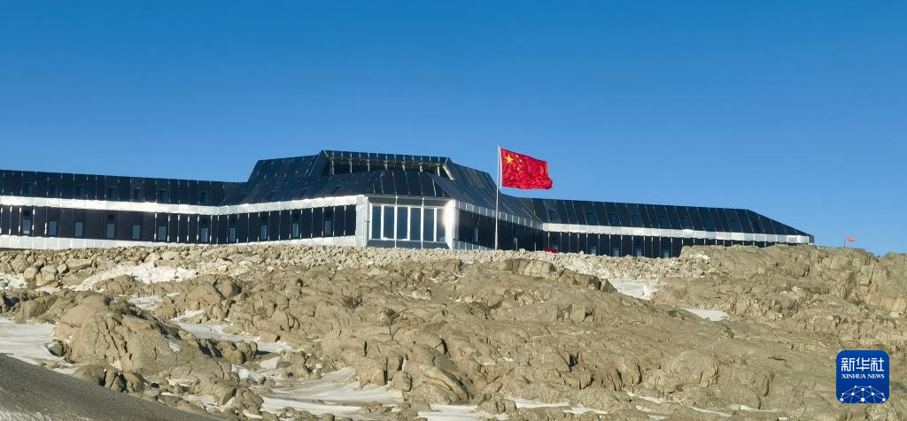 “雪龙”号“雪龙2”号离开南极启程回国