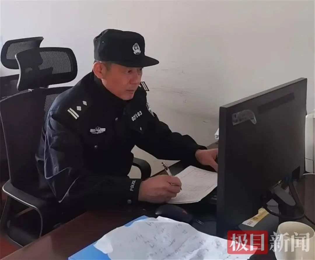 酒驾男子在拘留室内举止异常，细心民警反复核查，发现其居然是个网上逃犯 ...