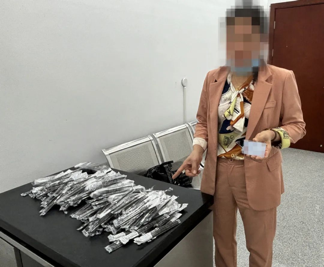 私藏333支！一女子在拱北口岸被拦下！