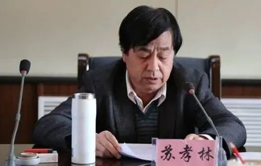 65岁著名演员，与多人发生不正当关系，曾担任歌剧院院长
