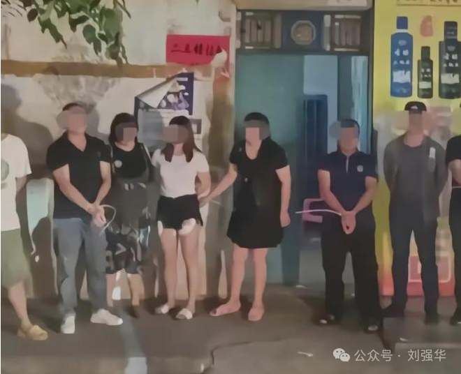 山西超市内17人卖淫嫖娼被抓，评论区沦陷！