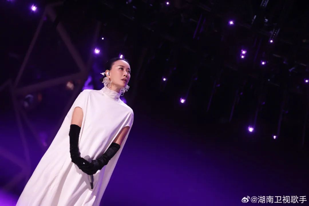 那英唱哭了……