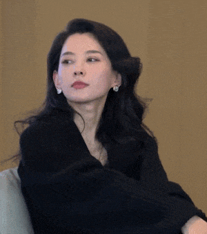 离婚7个月后汪峰官宣新恋情，小19岁新女友回应：不是小三！章子怡的反应亮了 ... ... ...