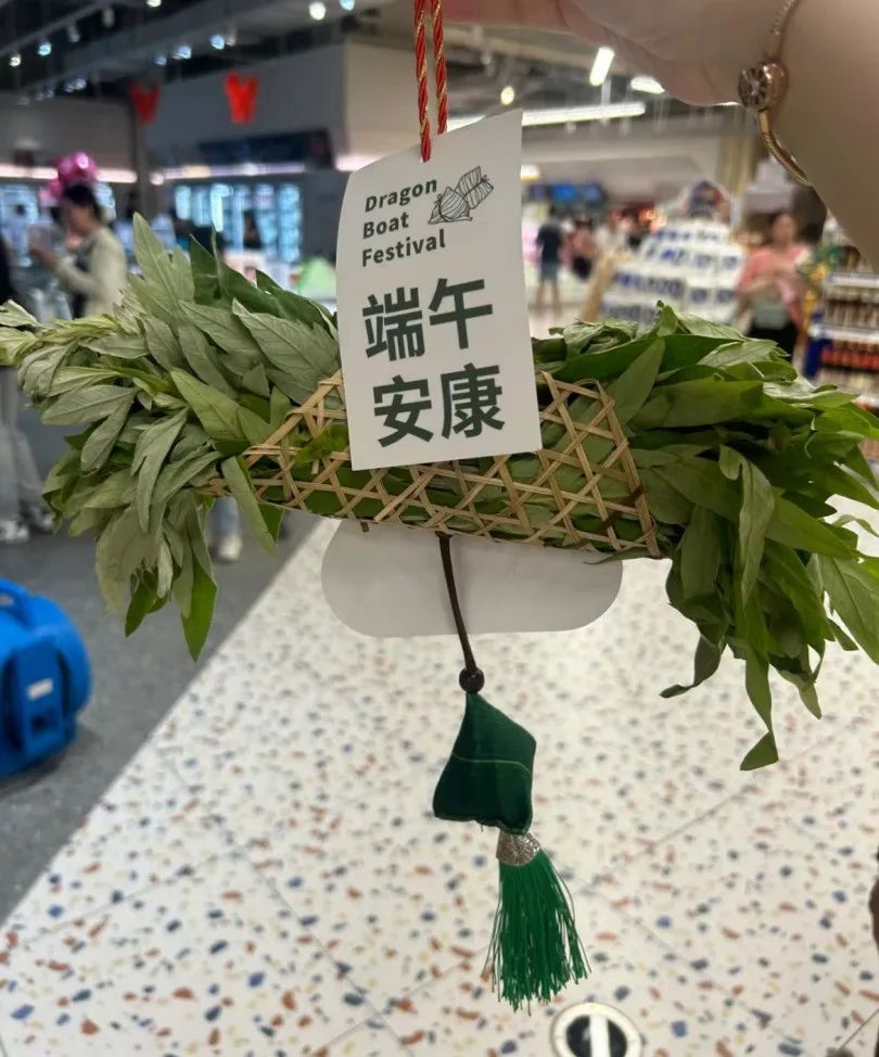 一天爆卖2万份！杭州有老板打包到深夜！网友：3块钱的不香吗 ... ... ...
