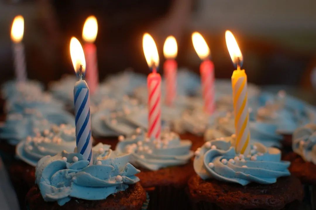 “我希望爸爸早点死”，5岁男孩许下生日愿望后，永远合上了眼睛 ... ... ...