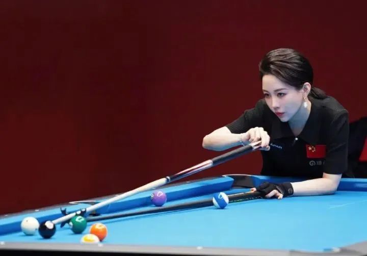 “天后”自曝可怕经历……网友怒了：这是在犯罪