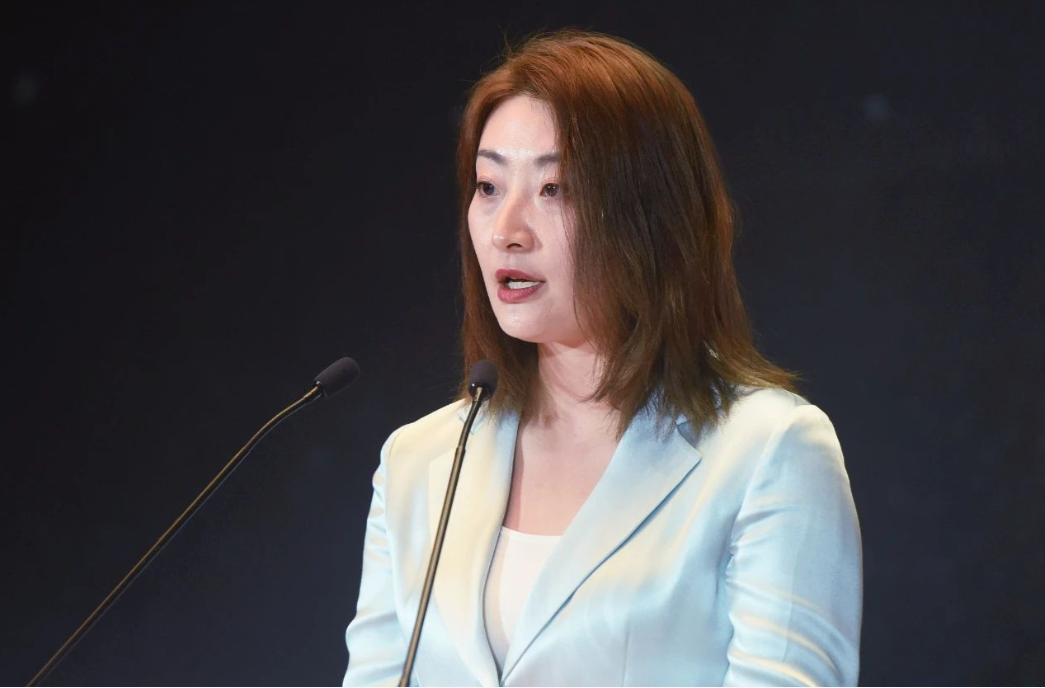 宗馥莉辞职后复职，这一局完美收官，其手段着实厉害