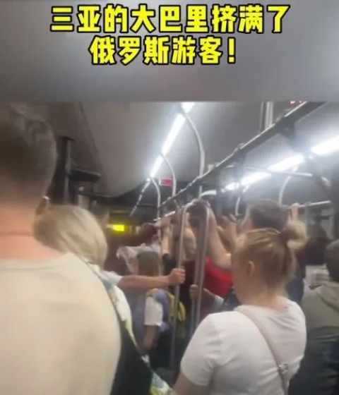 三亚被“挤爆”，密密麻麻全是外国人！