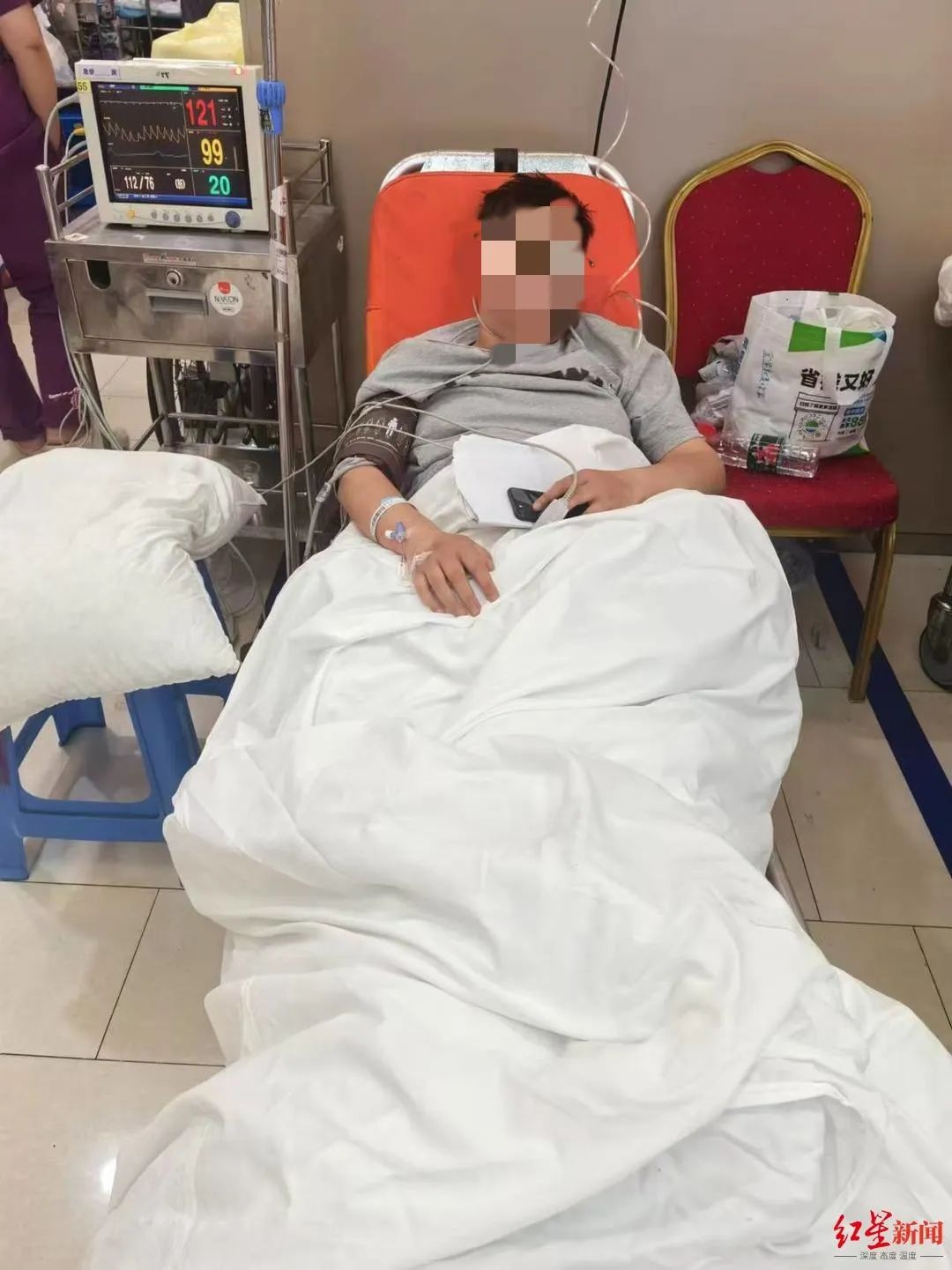 上海房东崩溃求助！29岁租客有猝死风险，没钱不肯住院，家人失联朋友溜了… ... ... ...
