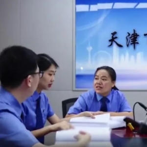 网恋4年女友，竟是已婚发小？发小：他挺好骗的