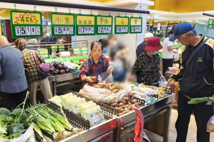 西红柿炒蛋成了“贵族菜”，近期菜价到底怎么了？