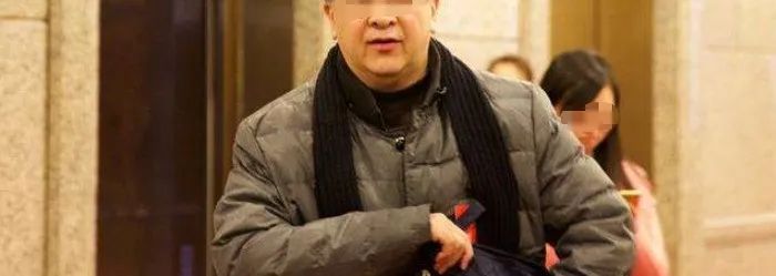 上午被免职，下午就被带走！这位年年上春晚的国家一级演员，现状怎么样了？ ... ...