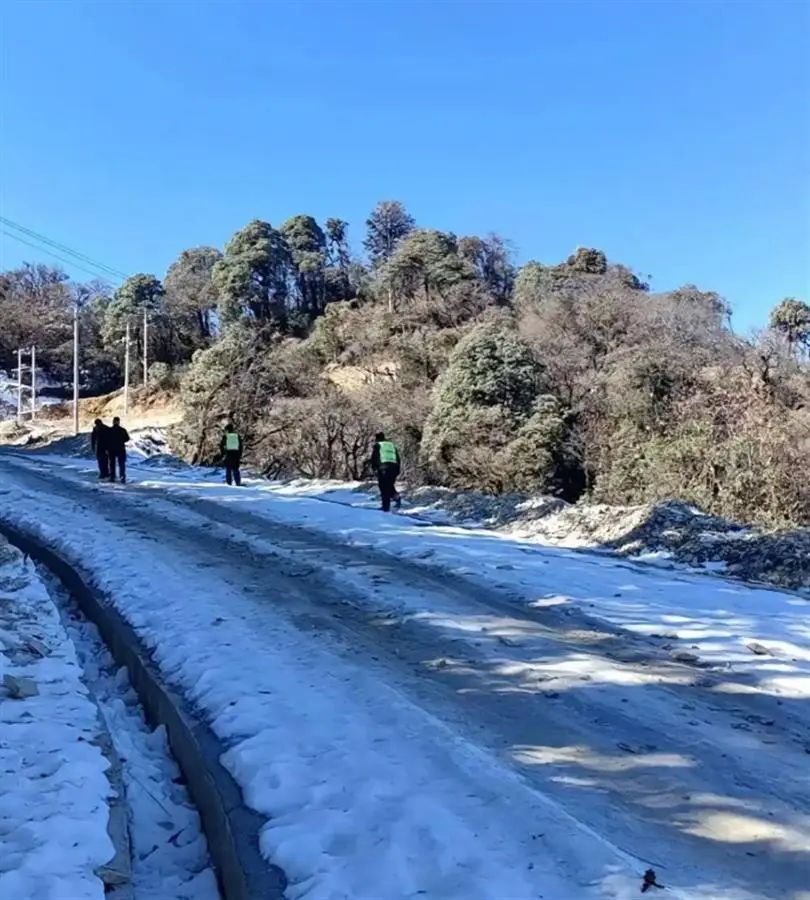 8岁女童雪山失踪多天，亲友：恳请别再网暴孩子父母