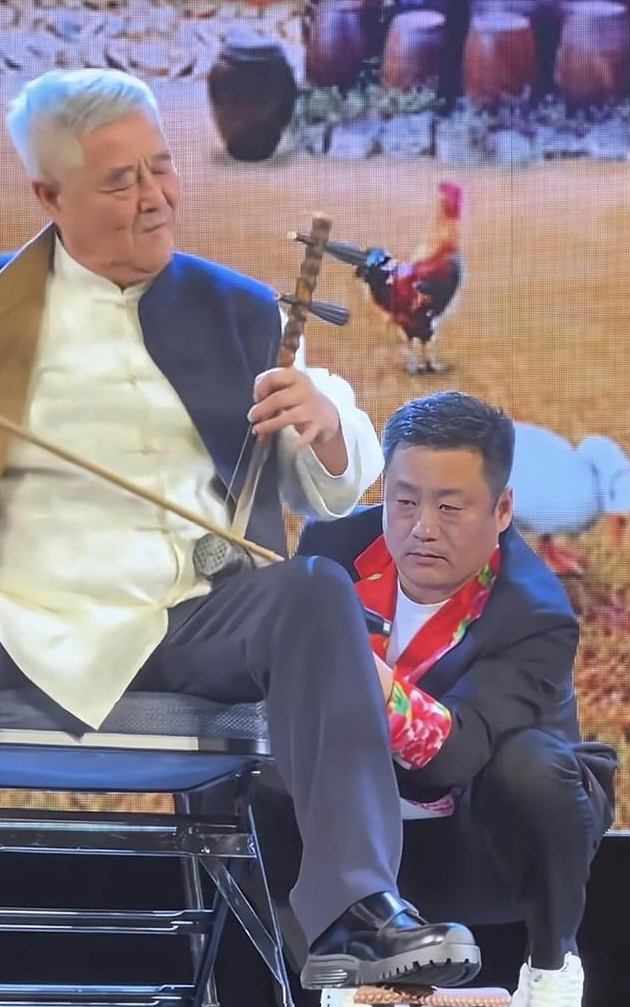 “十几年没上台了”，赵本山重出江湖！第一排票价高达1400美元 ...