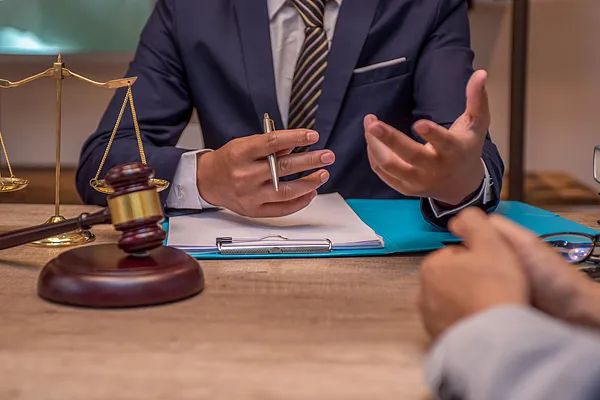 单身员工不结婚就离职？“奇葩”规定引热议，最新......