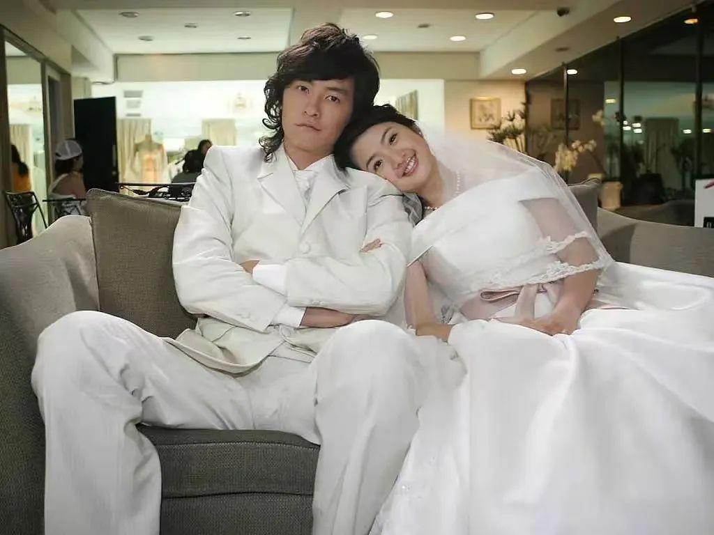 恭喜！他们结婚了，网友：多少人的青春回忆！