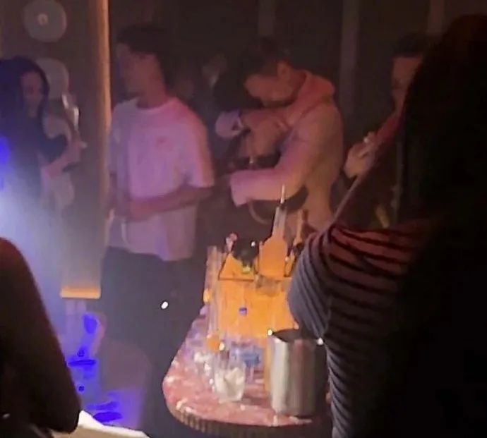 又一“好老公”塌房，夫妻恩爱都是装的？婚姻里最怕的不是出轨，不是离婚，而是…… . ...