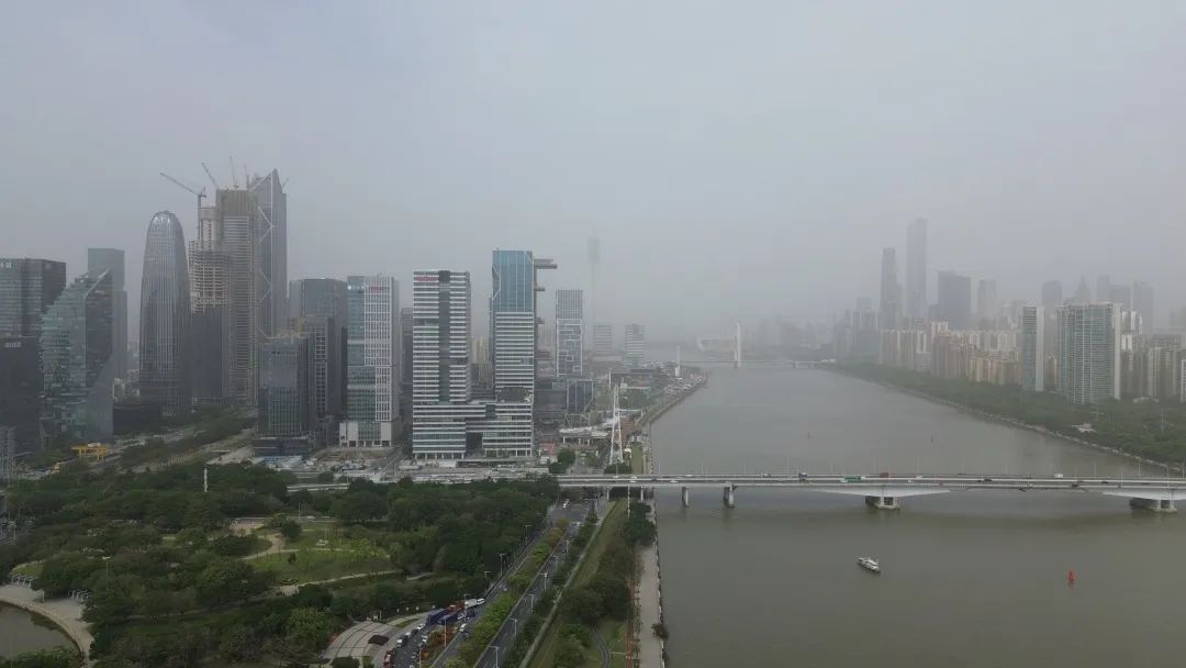 广州已达严重污染，越秀、海珠等10区灰霾黄色预警生效，本轮污染将持续到...... ...
