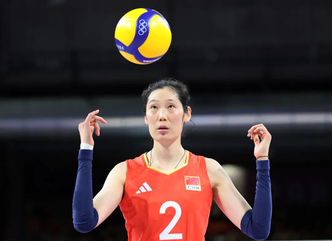 五冠王！朱婷实现双圈全满贯，称中国女排是世界强队