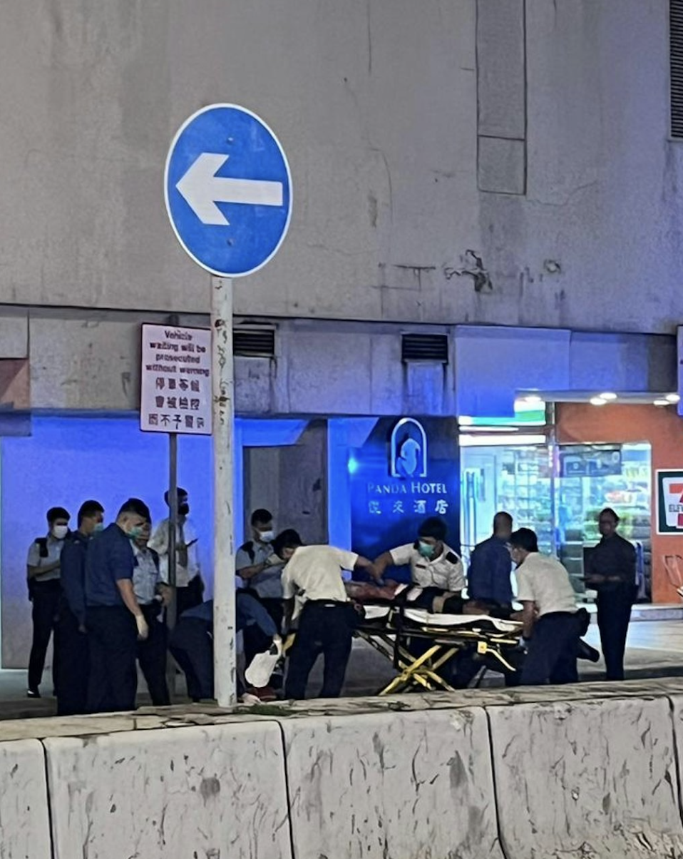 凌晨突发！一男子从酒店坠楼，妻儿死在房内