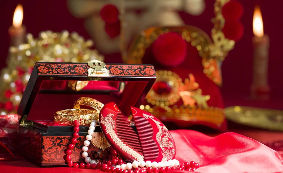 婚礼后同居近一年未发生关系，男子起诉！女方被判返还彩礼18万元 ... ...