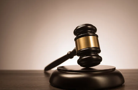 男子陪妻子做流产手术，发现孩子竟是邻居的，男子持刀砍伤情夫，法院判了→ ... ...