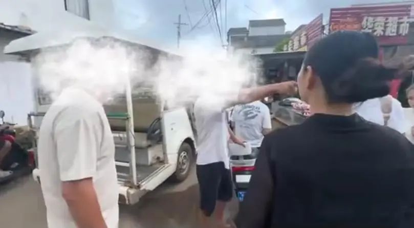 广西涠洲岛观光车司机威胁游客“我杀人不犯法”“第一个就宰你”，官方通报：行拘7天  ...