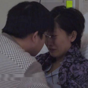 上海26岁女博士怀孕5个月查出胰腺癌，丈夫凑200万为她治病，谁料，女子竟然哭着大喊:  ...