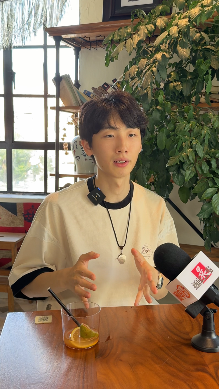 海外名校毕业、会说四国语言，22岁上海小伙却选择“吃了上顿没有下顿”的生活…… ... ...