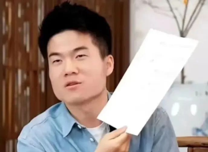 罗永浩曝董宇辉“年入二三十亿元”，最新回应