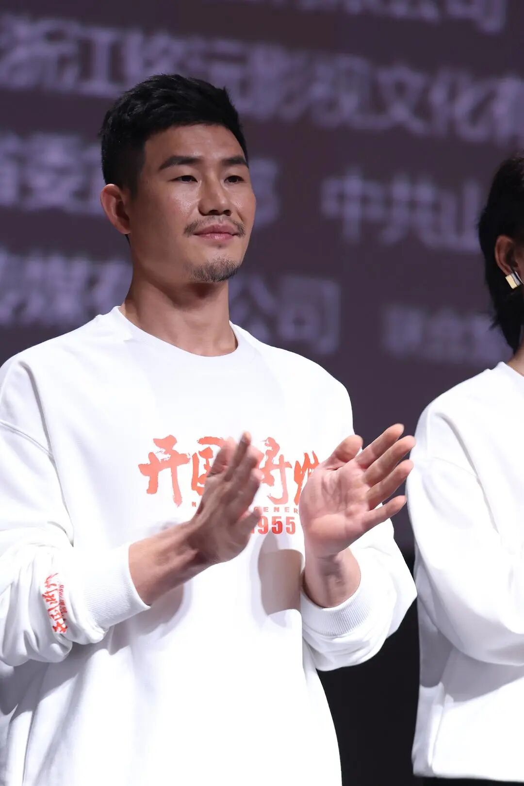 反诈老陈打假“嘎子哥卖699元酷派手机非官方正品”，翻车后本人道歉，否认“三方合作  ...