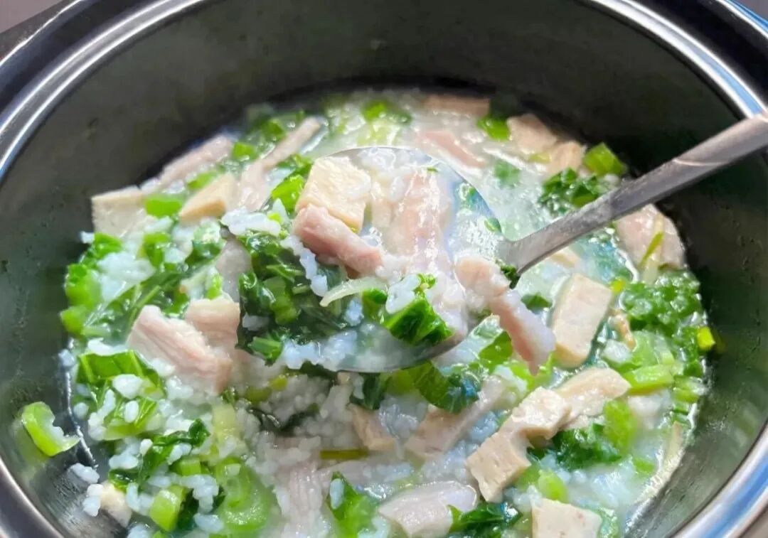 春菜瘦肉粥，鲜甜绵密、顺滑可口又下火