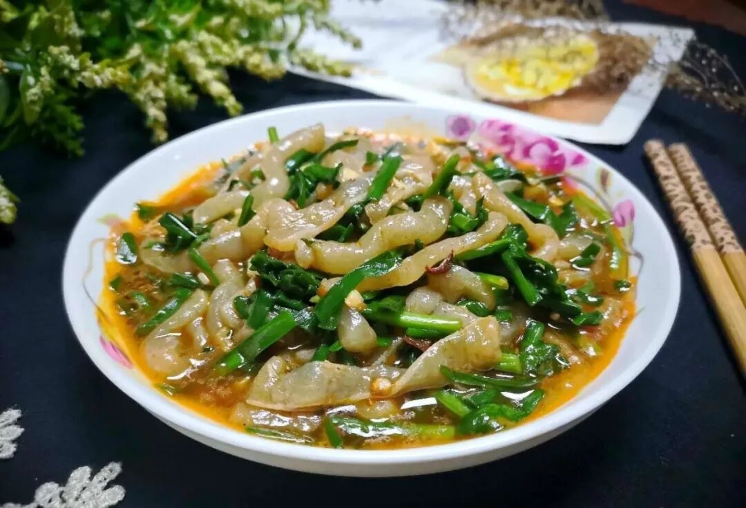 韭菜和它是天生一对，简单一炒，鲜美可口又滑爽，上桌孩子盯着抢 ...