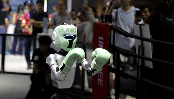 宇树科技CEO王兴兴：下半年将发布身高1.8米的人形机器人