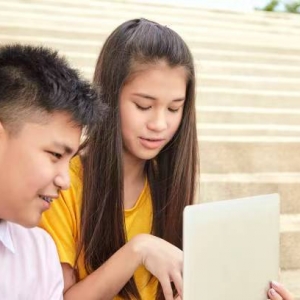 “鸡娃经济”凉凉？20万学费国际学校倒闭，娃也“烂尾”了