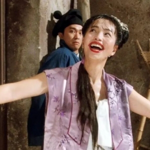 知名女演员被曝在景区打工，网友：真和当年一样