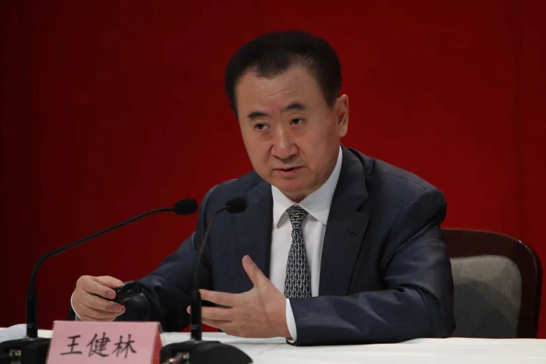 10月15日，九派新闻从企查查APP获悉：近日，法院公开海南万骏管理服务有限公司起诉大连万达集团股份有限公司、万达地产集团有限公司、王健林合同纠纷案件开庭信息。公告显示，该案件计划将于11月3日在上海市第二中级 ...